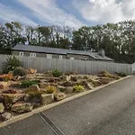 Edgemere Retreat *